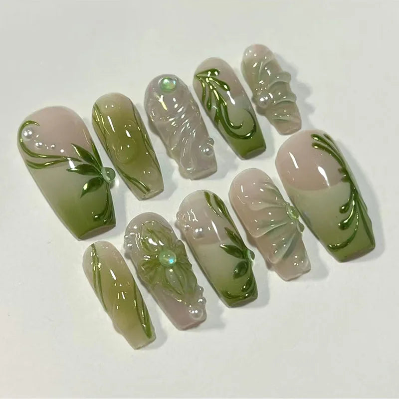 Cat-Eye Peach Blossom Nails