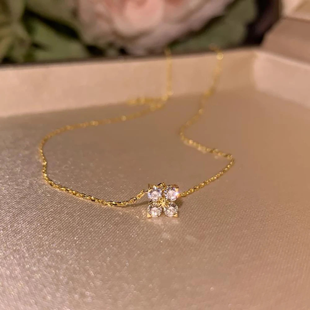 Trendy Leaf Zircon Necklace – Elegant Women’s Chain Jewelry