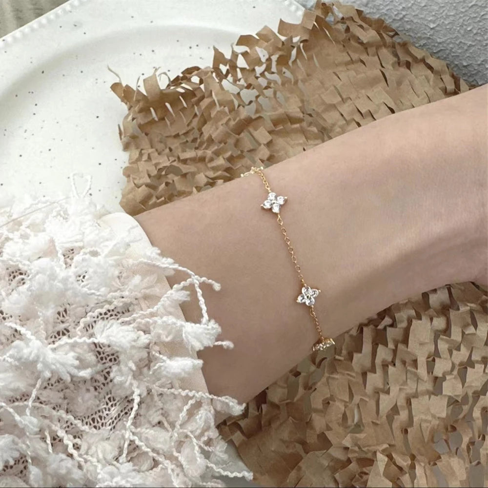 Trendy Leaf Zircon Necklace – Elegant Women’s Chain Jewelry
