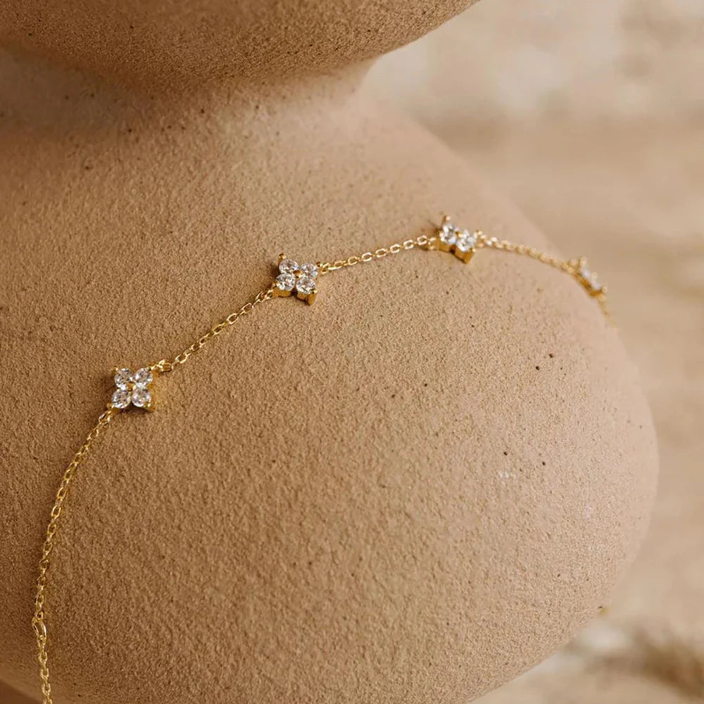 Trendy Leaf Zircon Necklace – Elegant Women’s Chain Jewelry