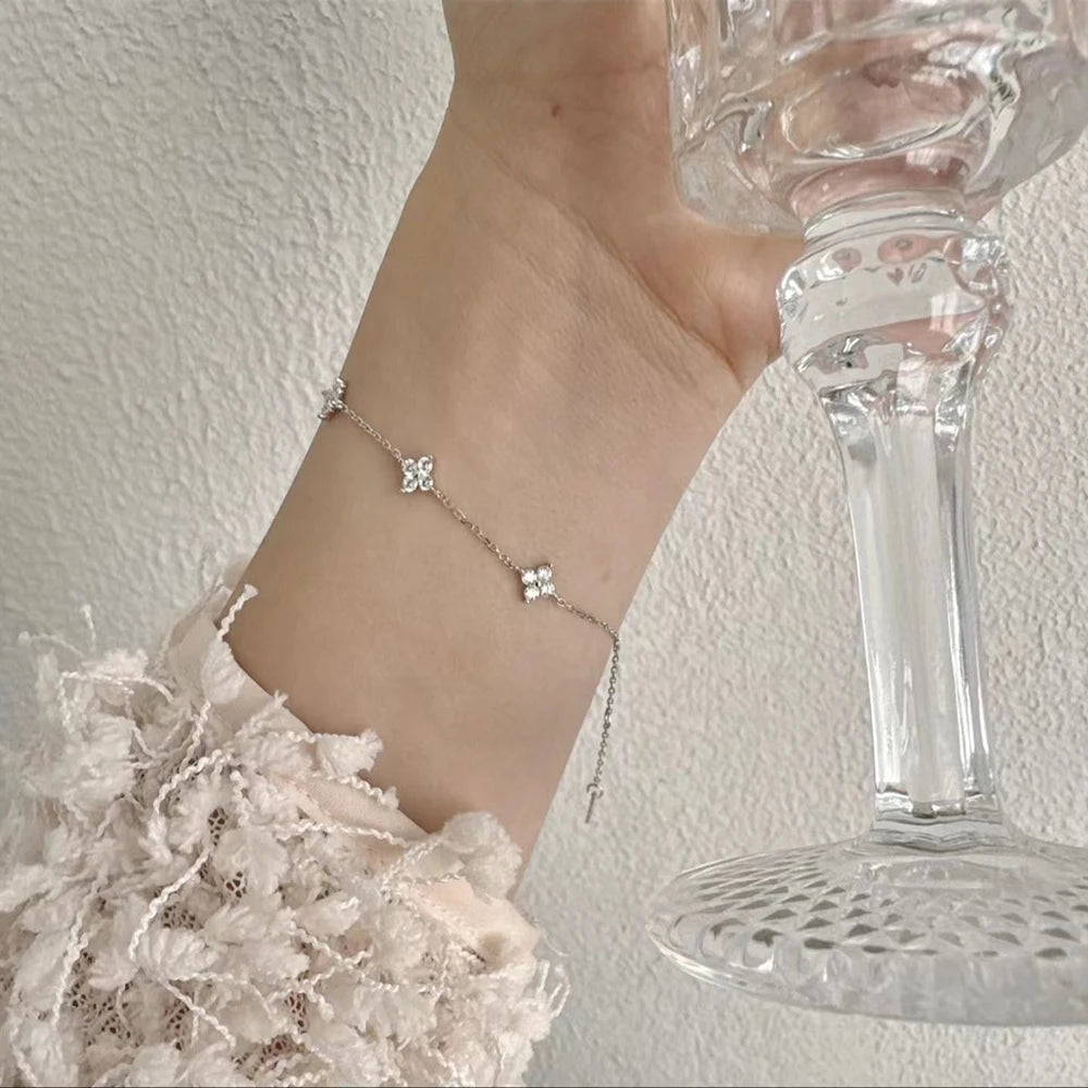 Trendy Leaf Zircon Necklace – Elegant Women’s Chain Jewelry