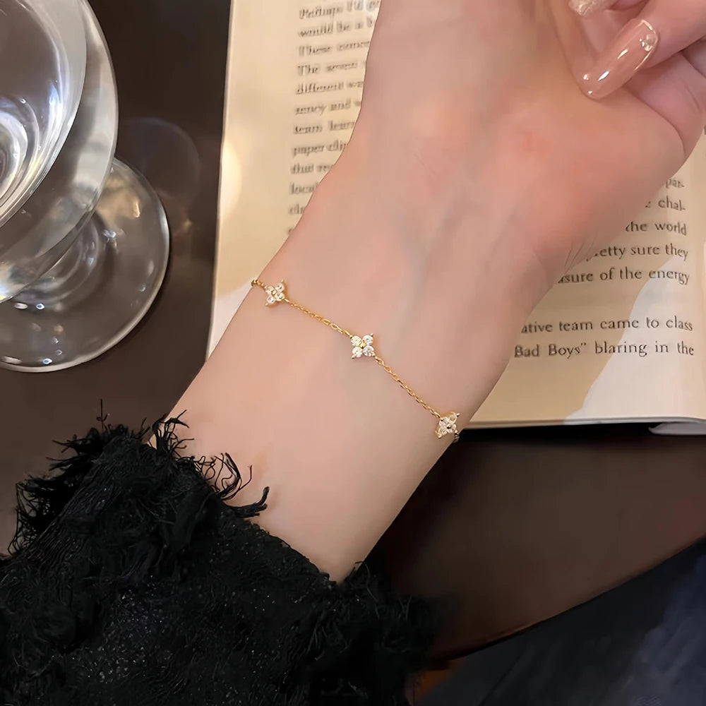 Trendy Leaf Zircon Necklace – Elegant Women’s Chain Jewelry