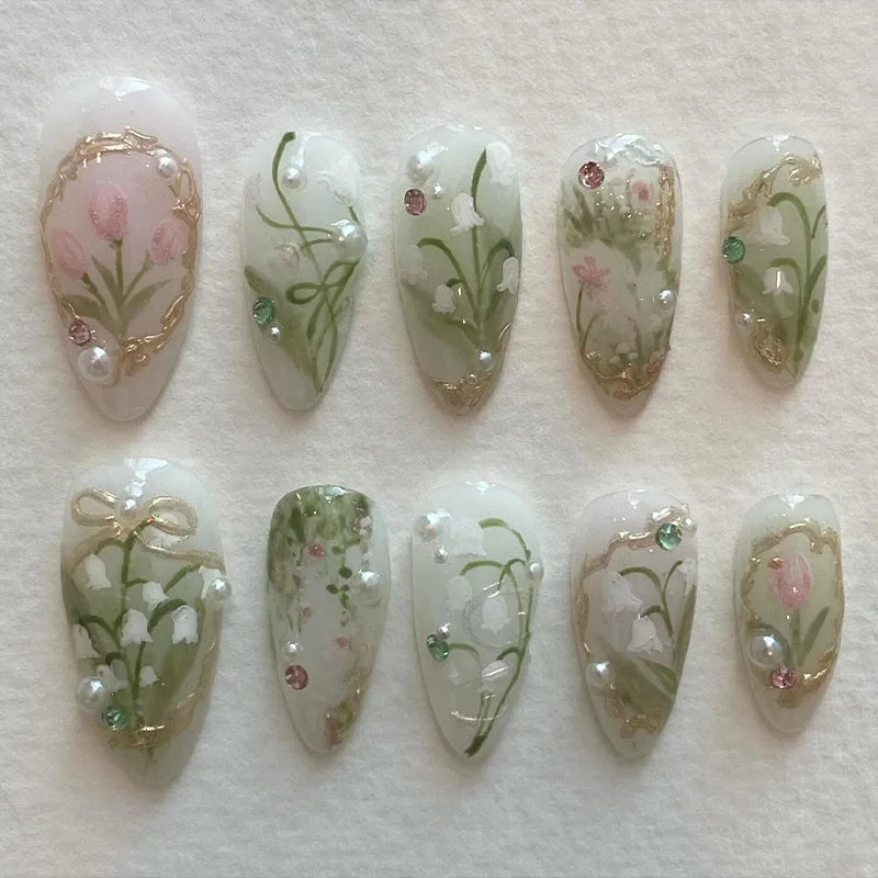 Cat-Eye Peach Blossom Nails