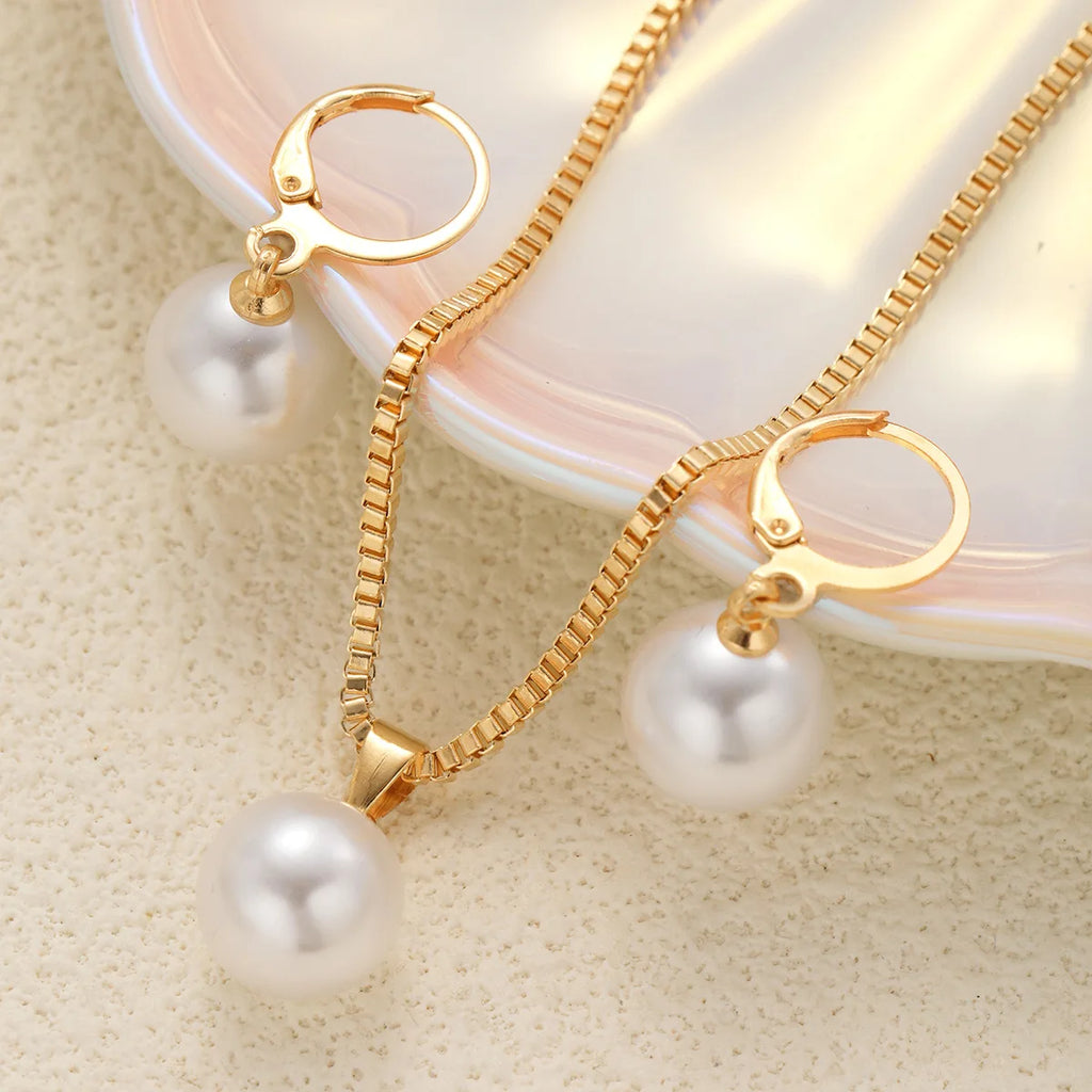 Dainty Pearl Jewelry Set