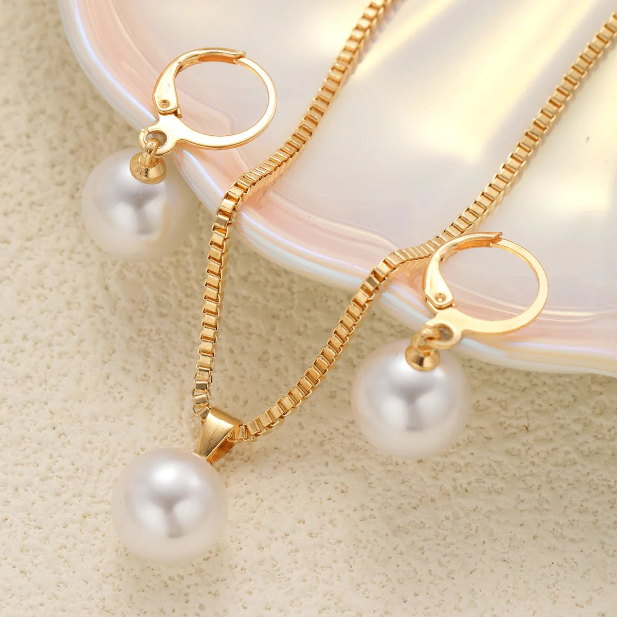 Dainty Pearl Jewelry Set