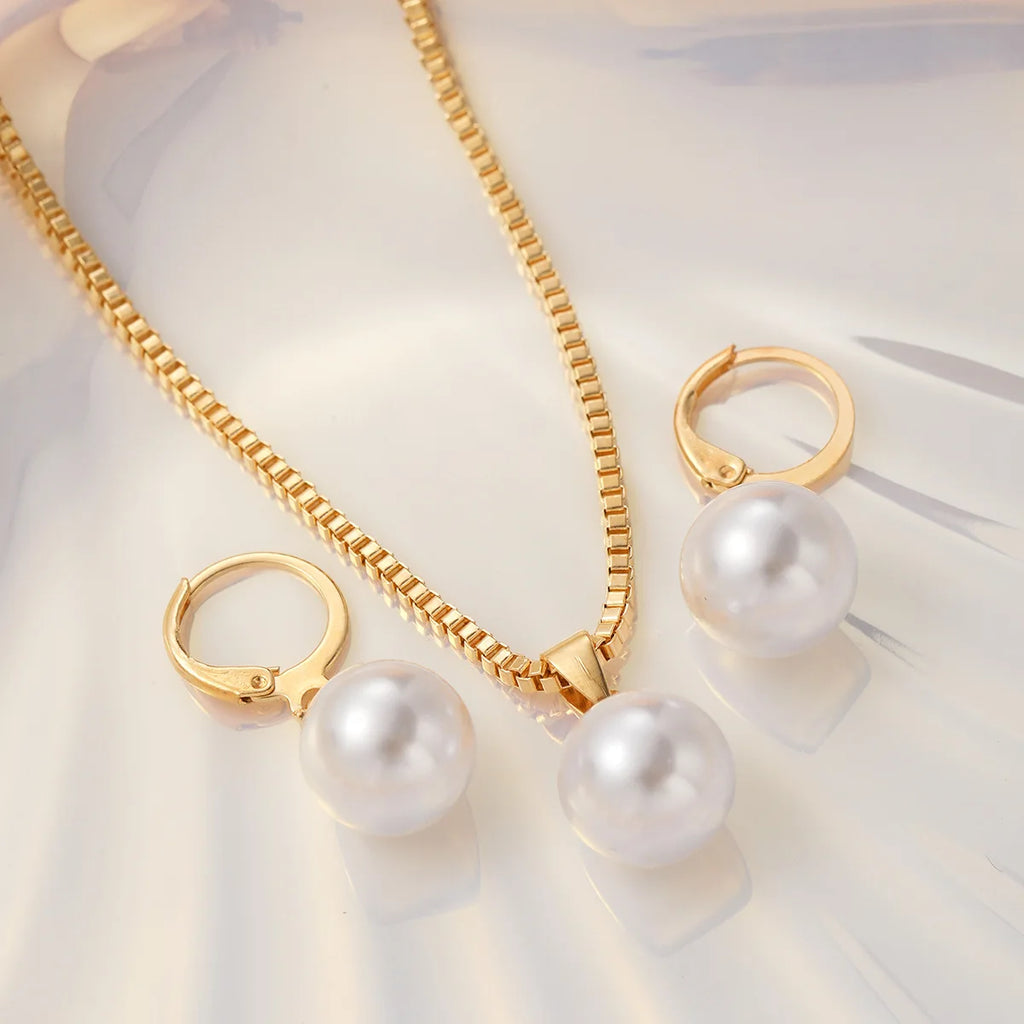 Dainty Pearl Jewelry Set