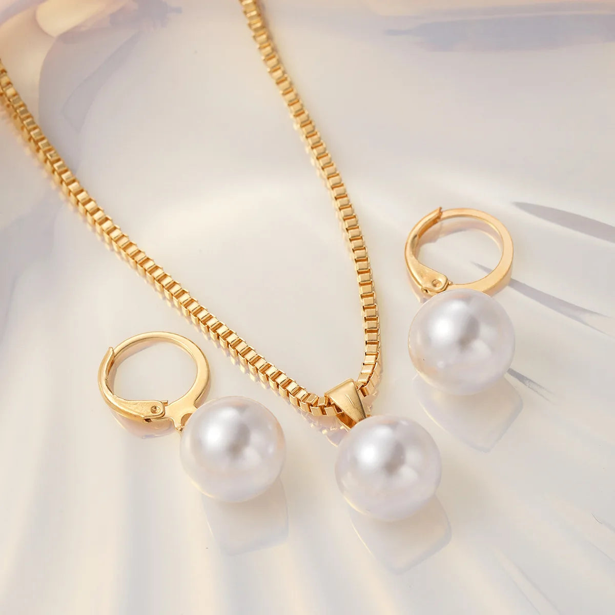 Dainty Pearl Jewelry Set