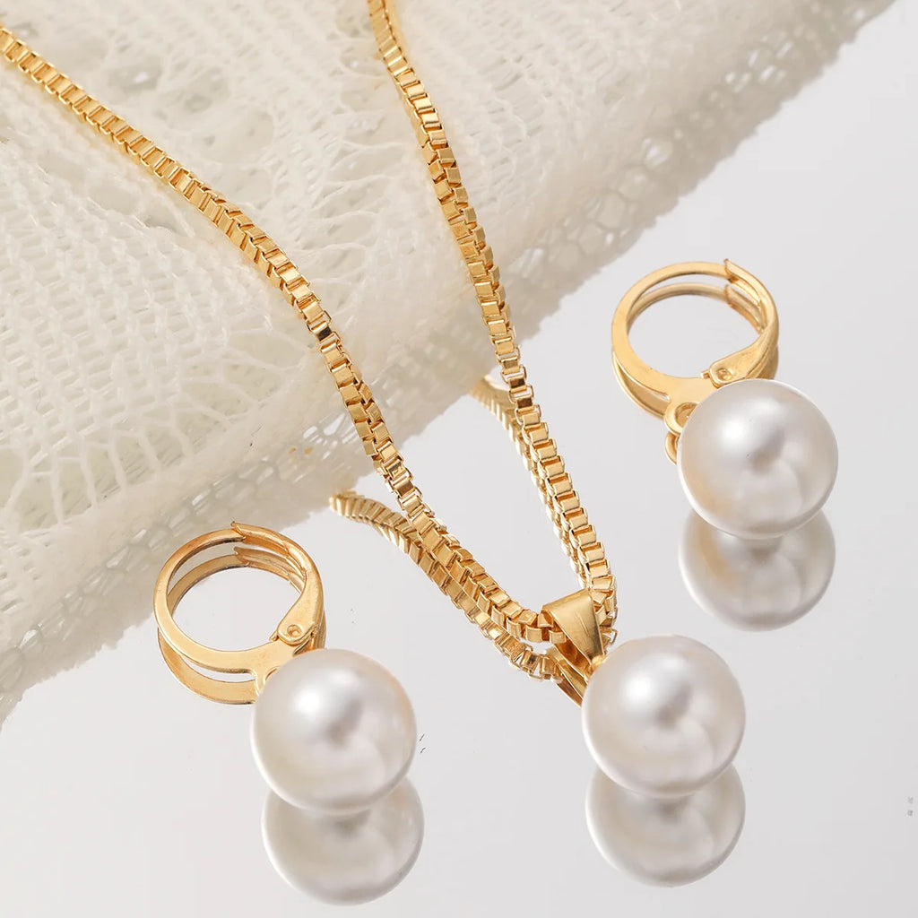 Dainty Pearl Jewelry Set