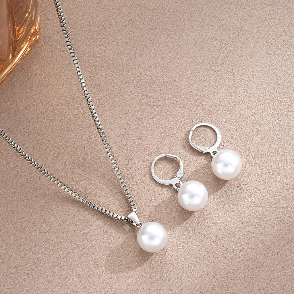Dainty Pearl Jewelry Set